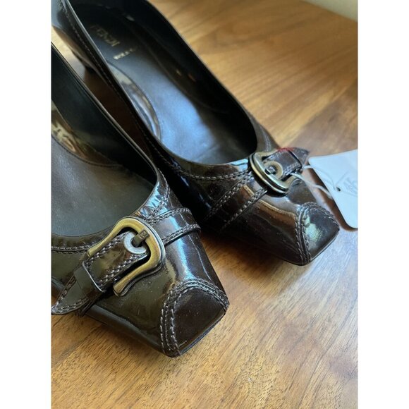 Fendi Brown Patent Leather Kitten Heel Ballet Toe Shoe Chunky Buckle Top Size 39 - Picture 3 of 9